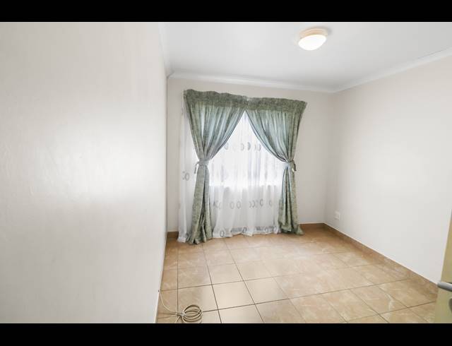 2 BEDROOM TOWNHOUSE FOR SALE IN GREENFIELDS